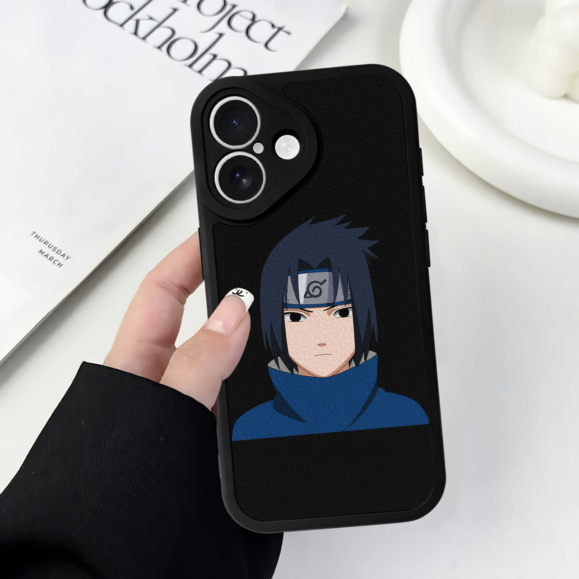 （画像用） NARUTO -ナルト- うちは サスケ Uchiha Sasuke 【iPhone 16シリーズ対応】シリコンスマホケース（レザー調） 材質：シリコン